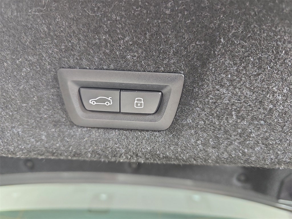 2025 Bmw 330i xDrive Sedan photo 12