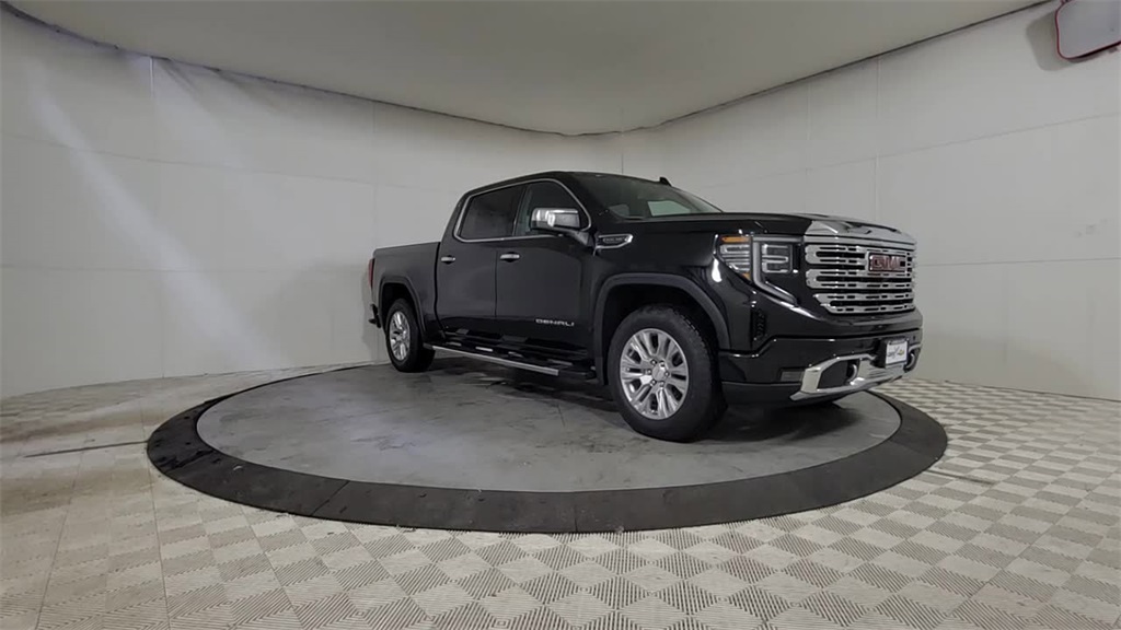 2026 GMC SIERRA - Image 2