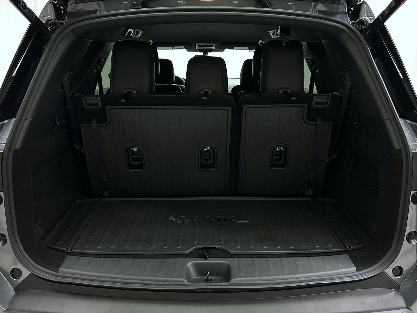 2025 Nissan Pathfinder SV photo 7