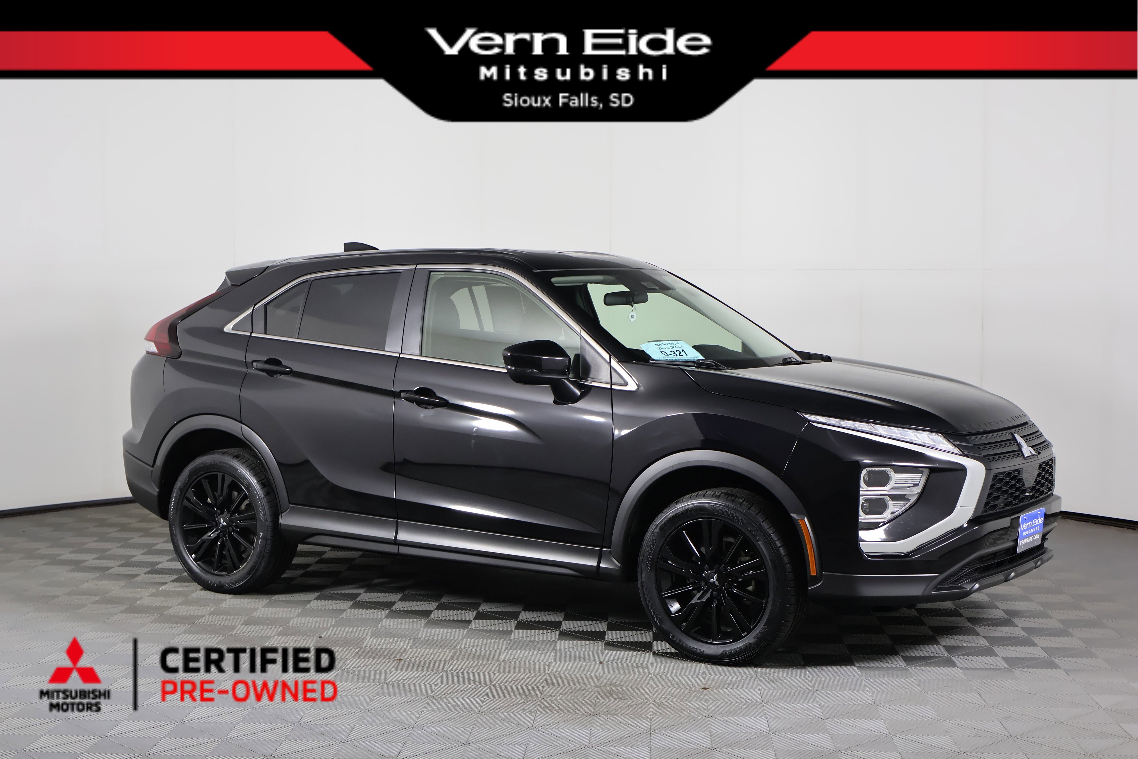 2023 Mitsubishi Eclipse Cross LE's photo