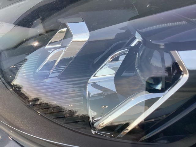 2022 Ford Escape SE photo 4