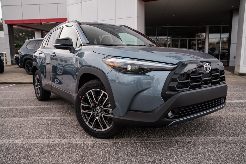 2026 Toyota Corolla Cross XLE's photo