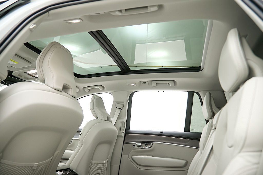 2026 VOLVO XC90 - Image 21