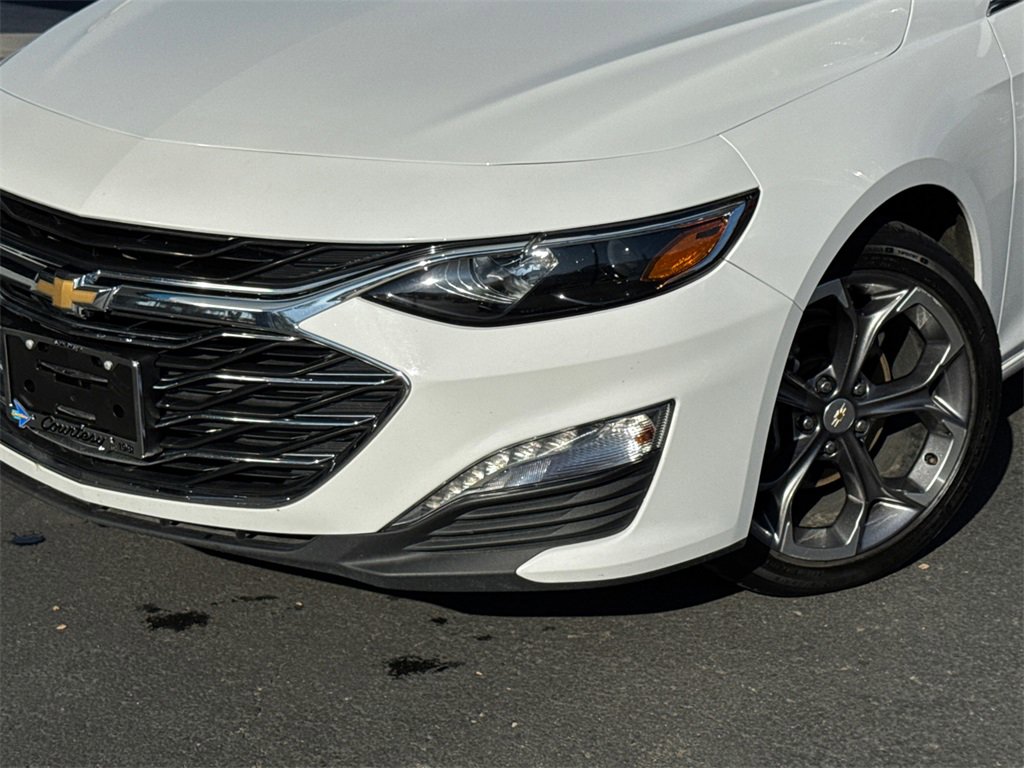 2024 Chevrolet Malibu 1LT photo 2