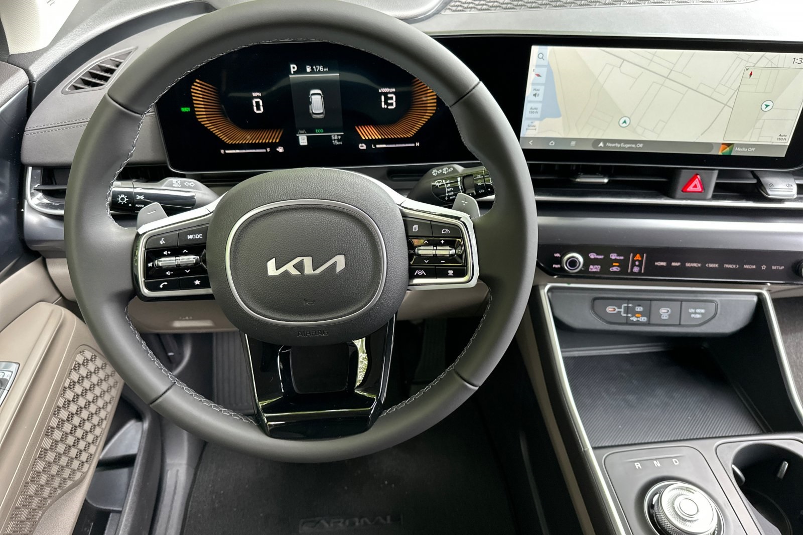 2025 Kia Carnival LXS photo 12
