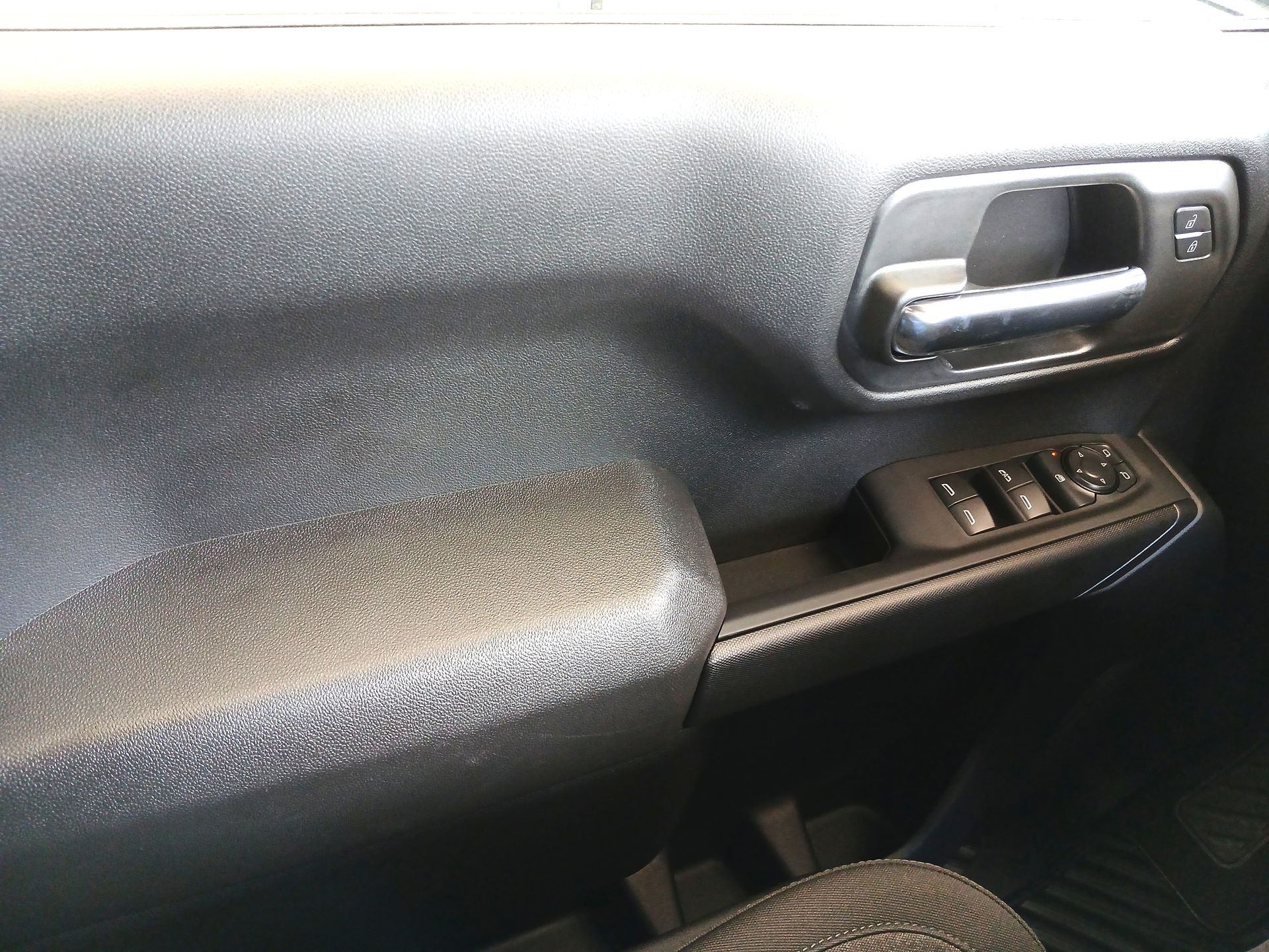 2025 Chevrolet Silverado 1500 Custom photo 23