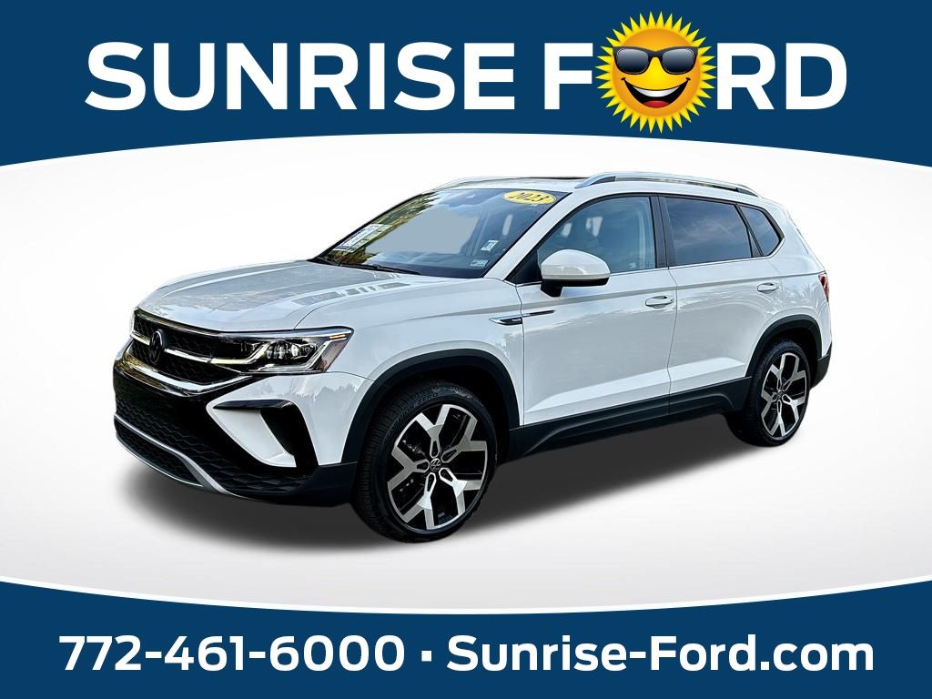 2023 Volkswagen Taos SEL's photo