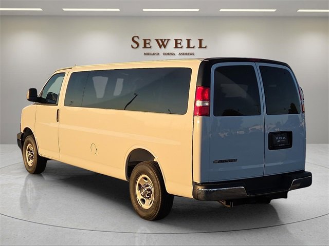 2025 Chevrolet Express Passenger 3500 photo 3