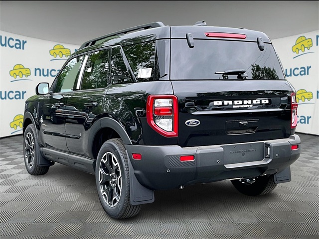 2025 Ford Bronco Sport Outer Banks photo 3