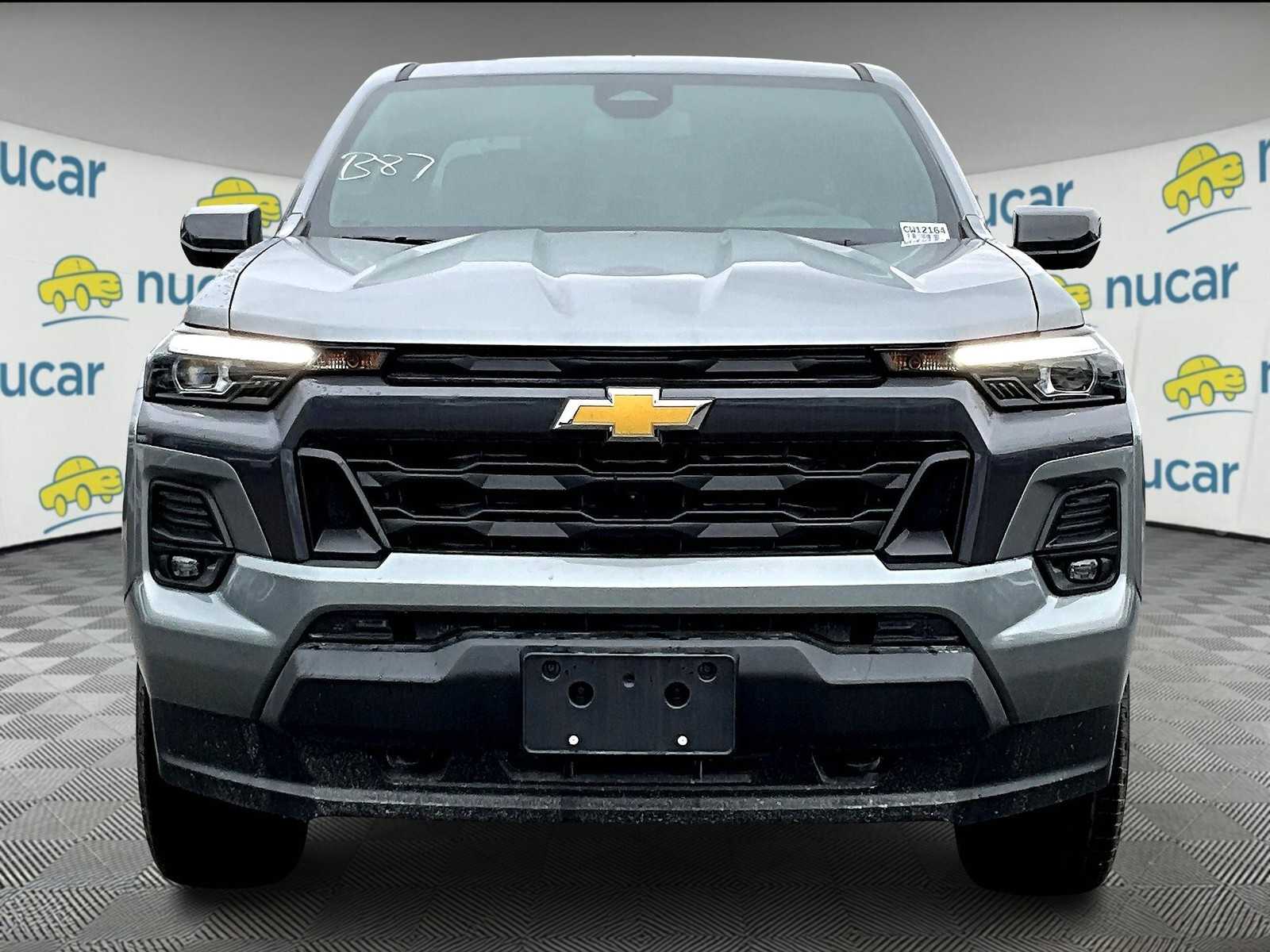 2025 Chevrolet Colorado Work Truck LT photo 2