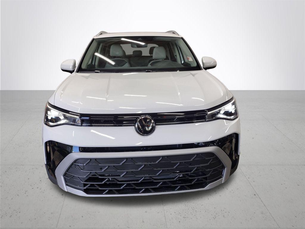 2025 Volkswagen Taos SE photo 3
