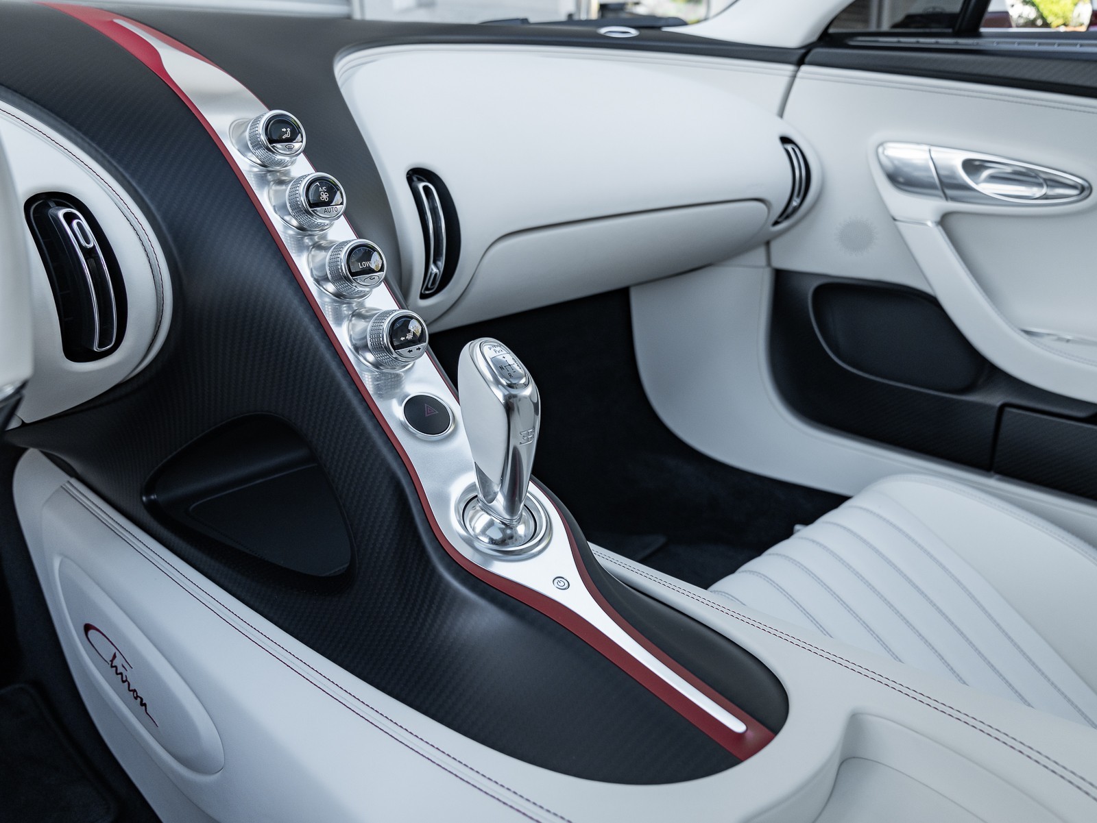 2021 Bugatti Chiron photo 13