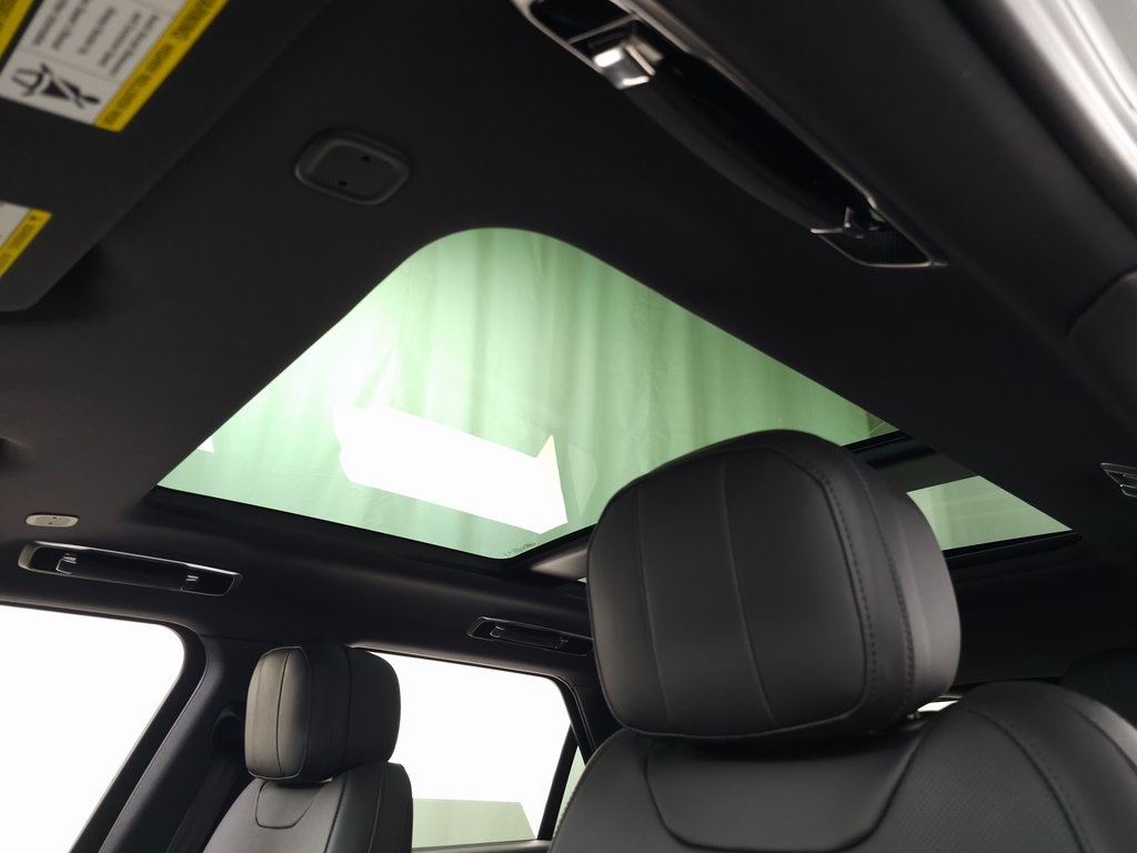 2025 Land Rover Range Rover Sport SE photo 15