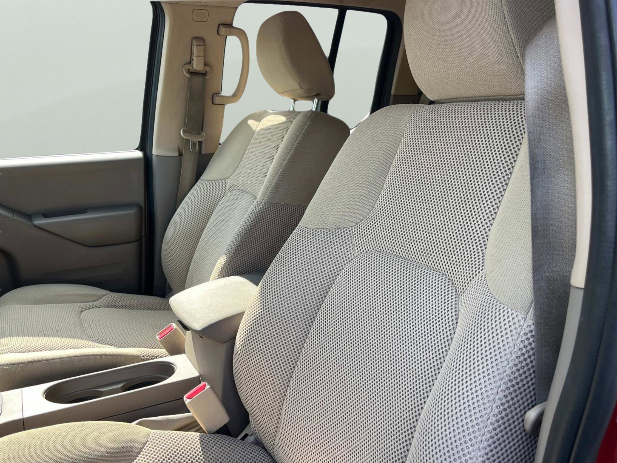 2018 Nissan Frontier SV photo 25
