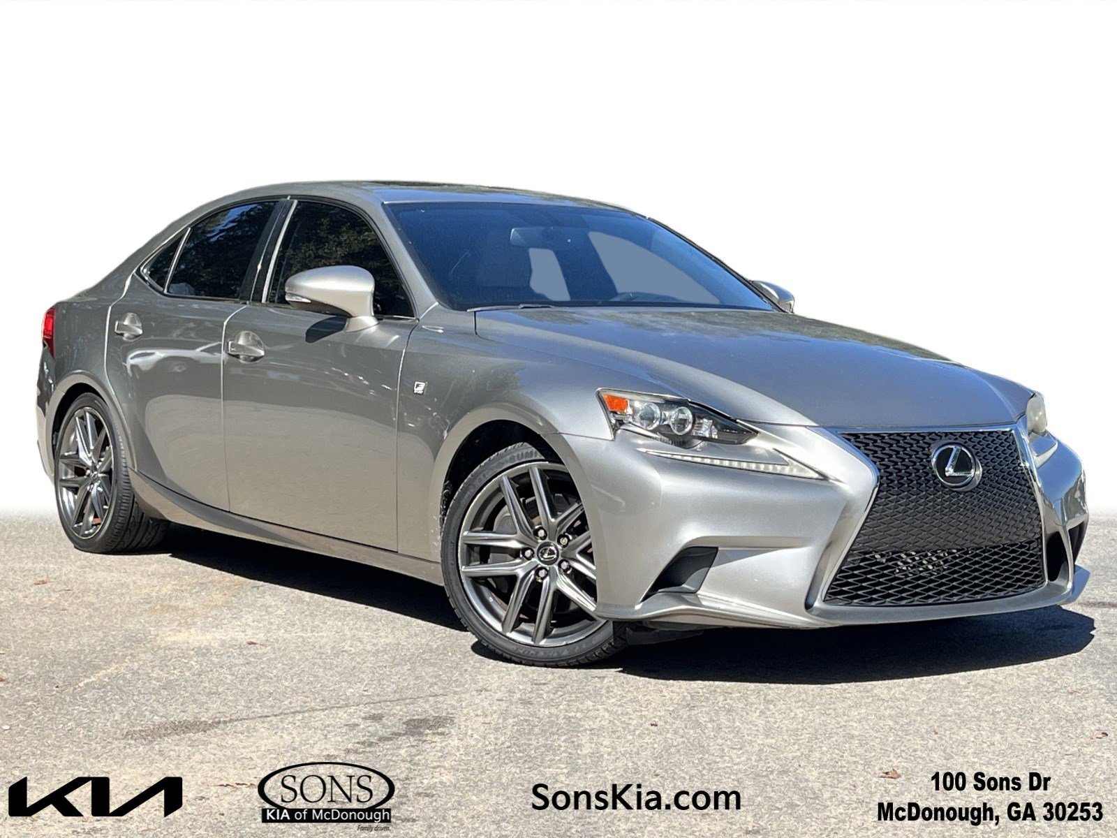 2016 Lexus IS 200t's photo