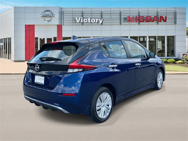 2023 Nissan Leaf S photo 2