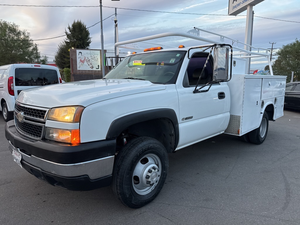 2007 Chevrolet Silverado LTZ photo 2