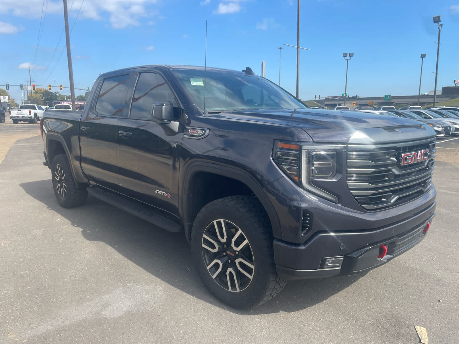 2022 GMC Sierra 1500 AT4's photo