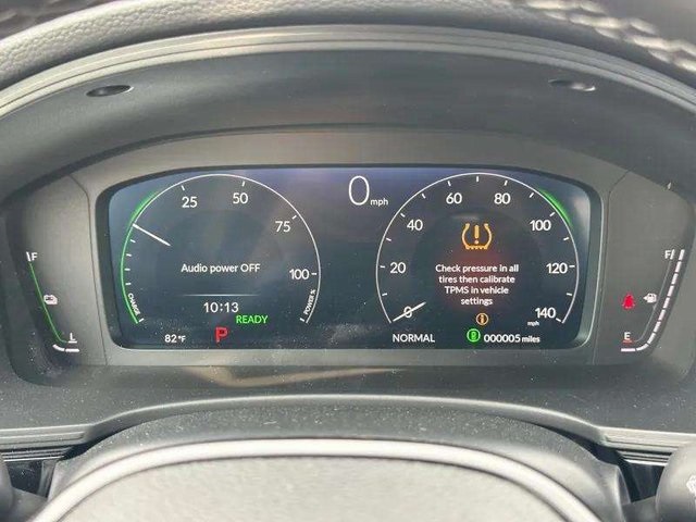 2025 Honda Civic Hybrid Sport Touring photo 17