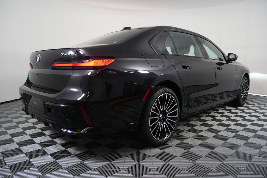 2025 Bmw 740i photo 2