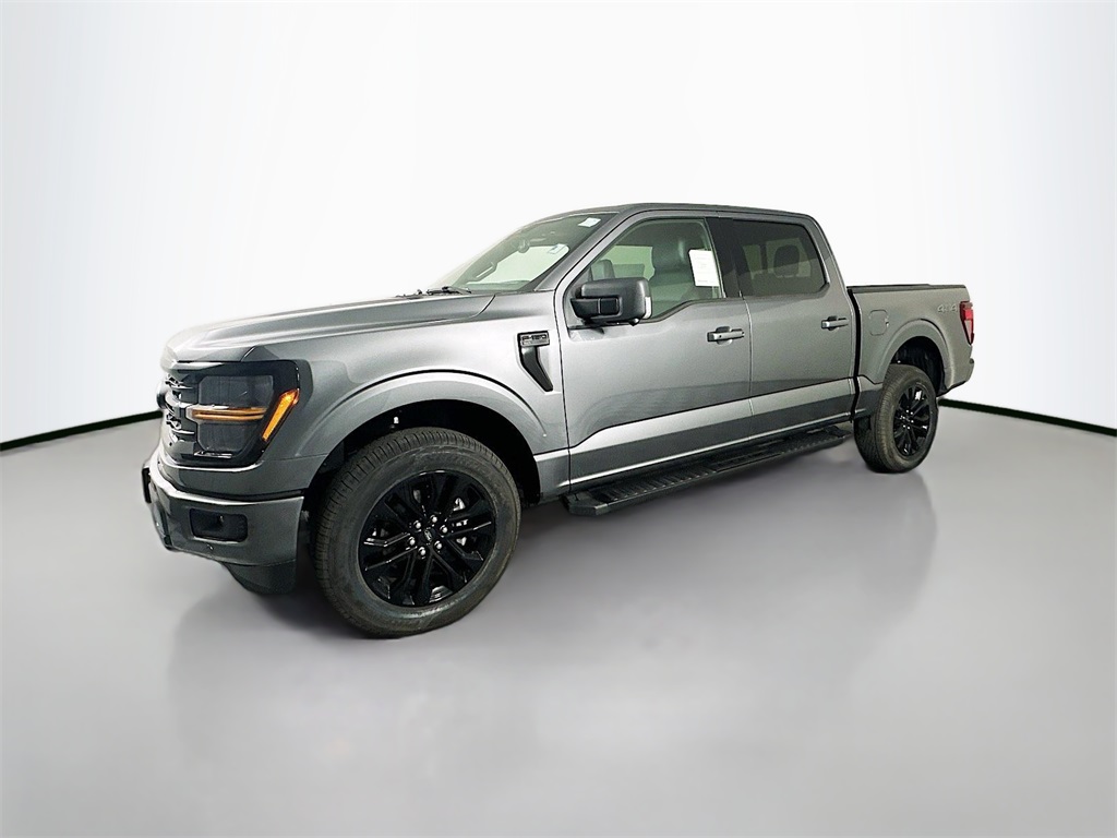 2025 Ford F-150 XLT photo 3