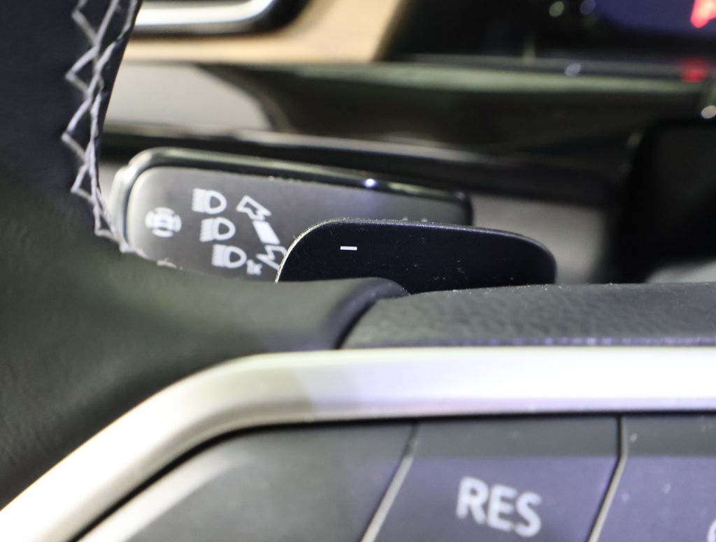2024 Volkswagen Atlas SE Technology photo 8