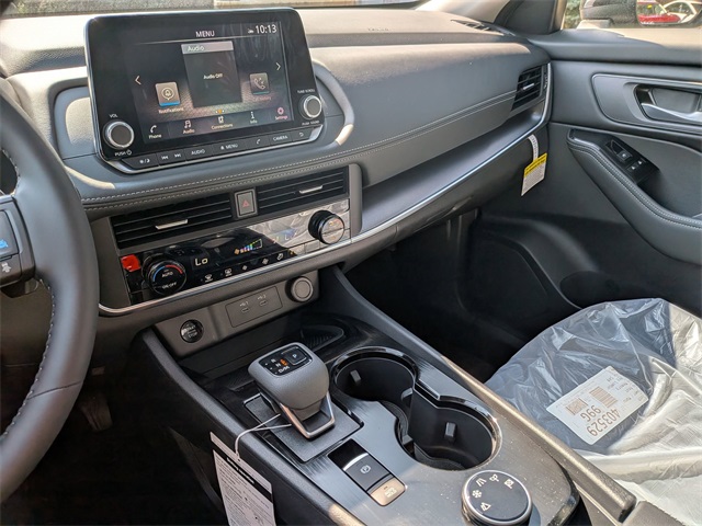 2026 Nissan Rogue SV photo 10