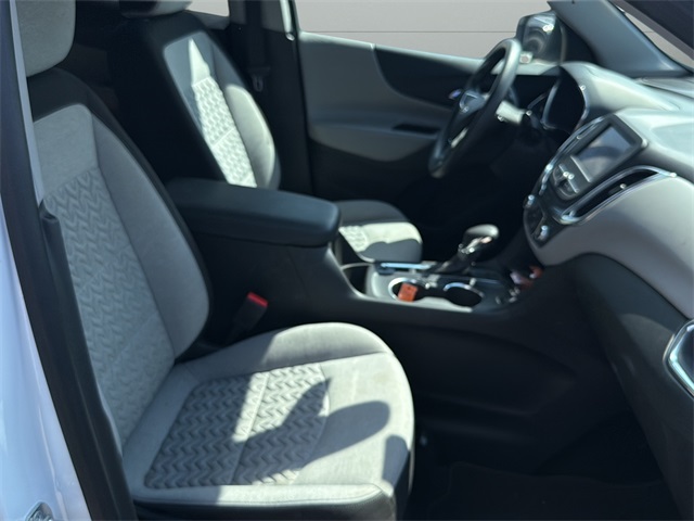 2023 Chevrolet Equinox LT photo 24