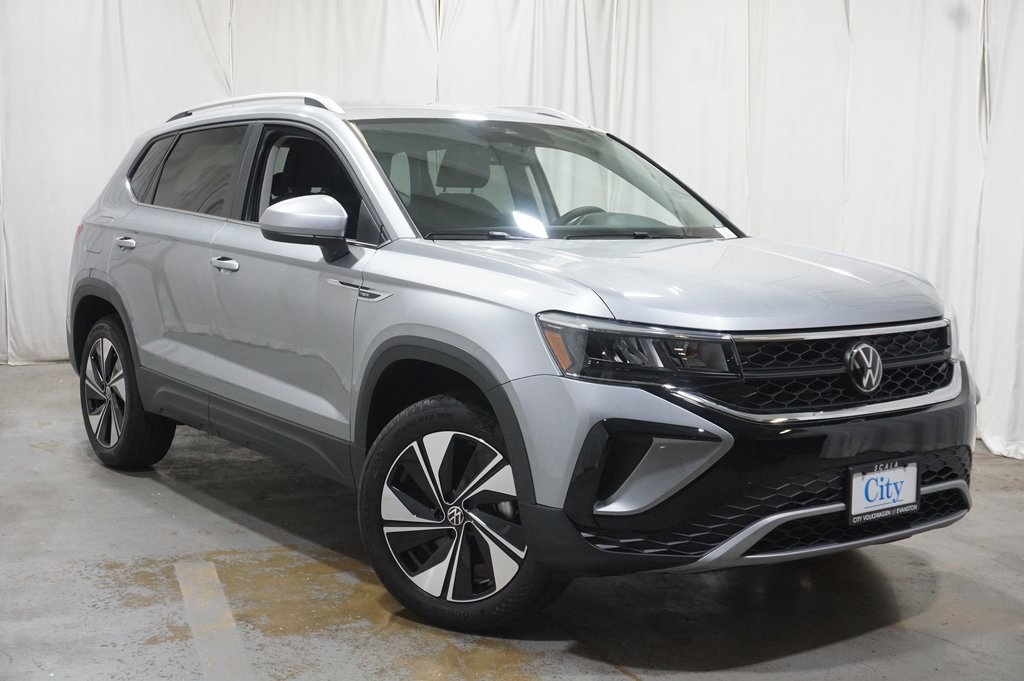 2024 Volkswagen Taos SE photo 2
