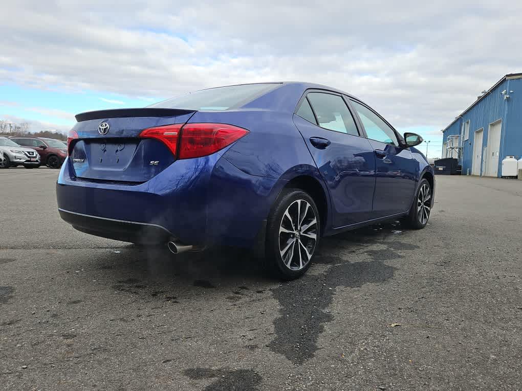 2018 Toyota Corolla SE photo 2