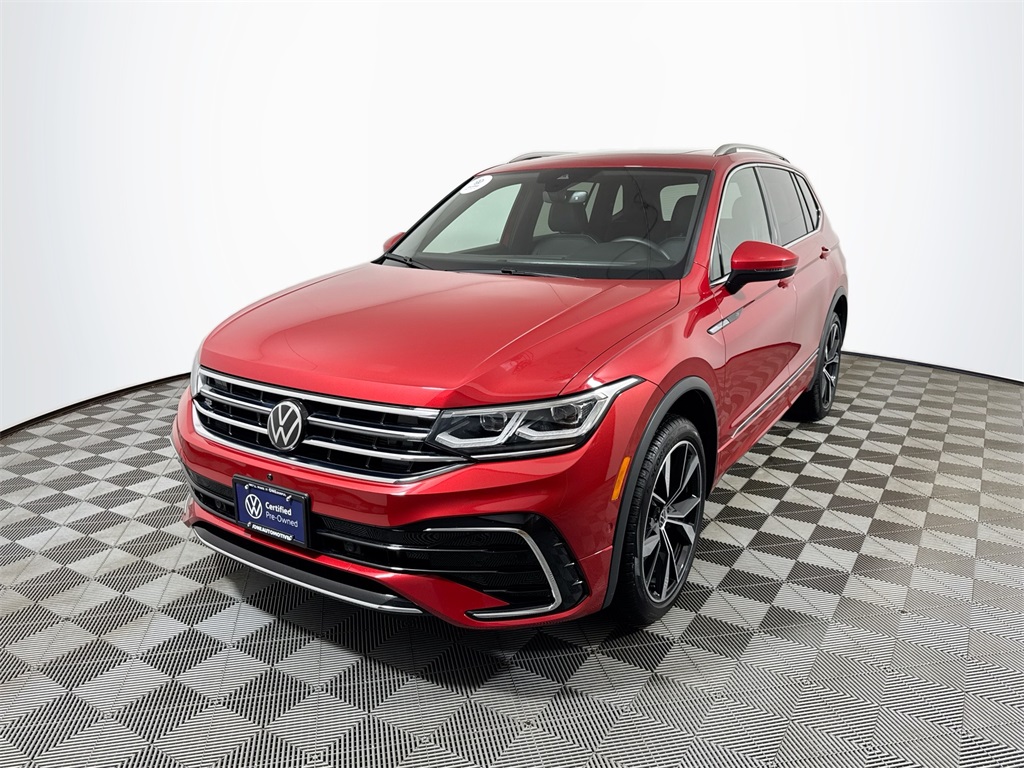 2024 Volkswagen Tiguan SEL R-LINE's photo