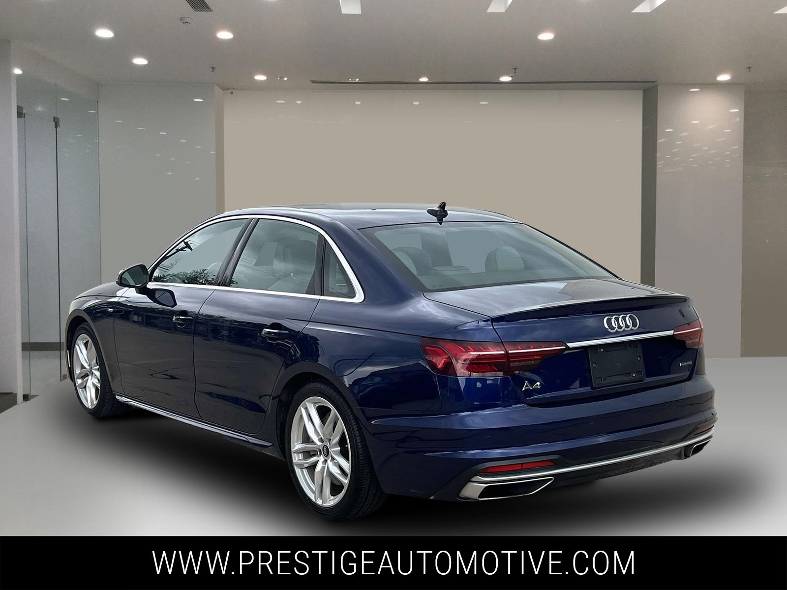 2023 Audi A4 S line Premium Plus 45 TFSI Quattro photo 3