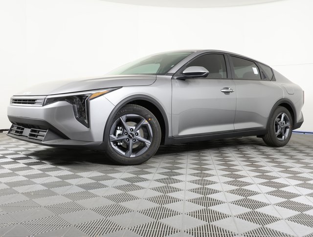 2025 Kia K4 LXS's photo