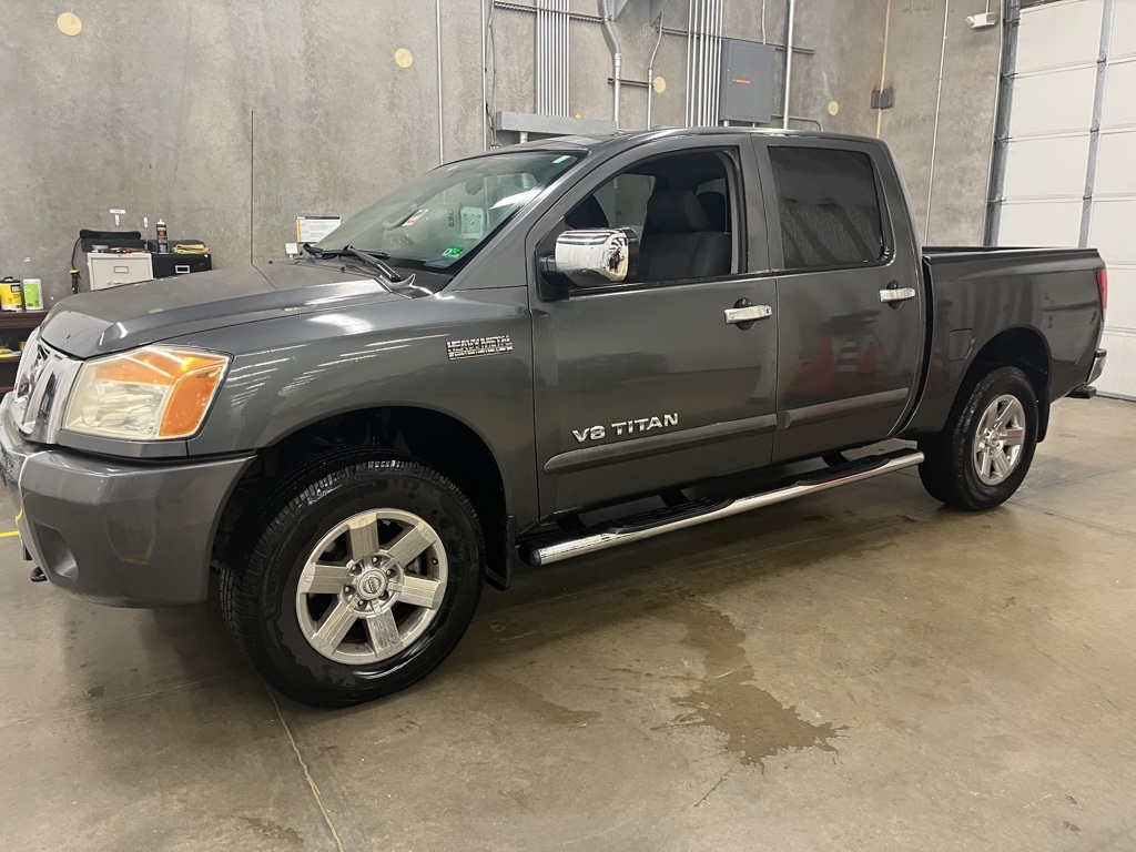 2012 Nissan Titan SV's photo
