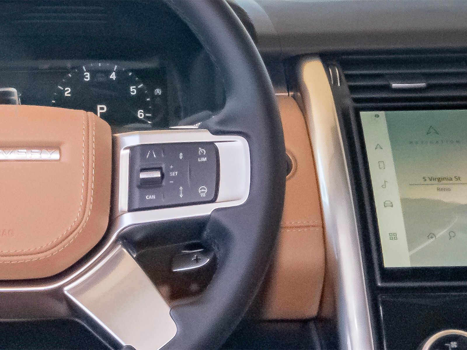 2025 Land Rover Discovery Metropolitan Edition photo 16