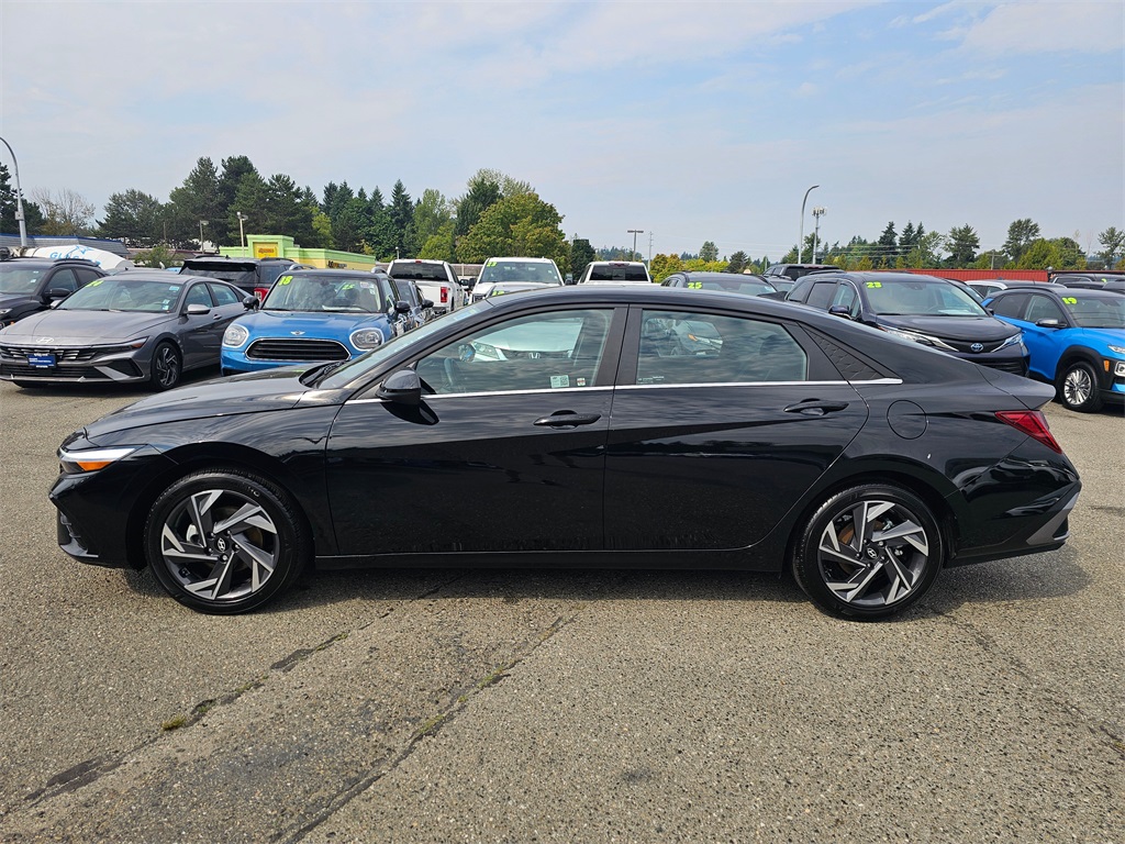 2024 Hyundai Elantra SEL Convenience photo 4
