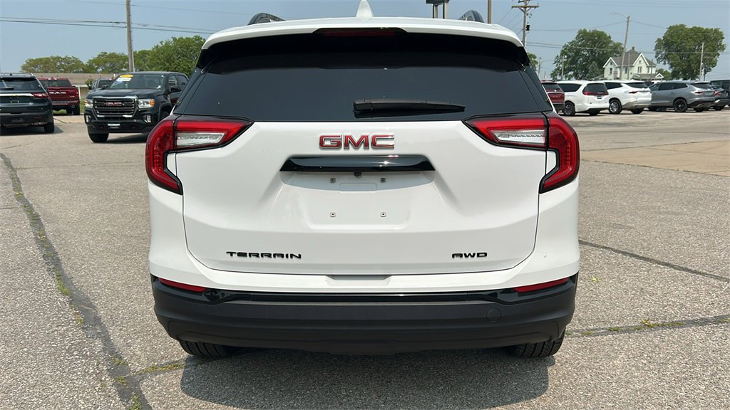 2023 Gmc Terrain SLE photo 3