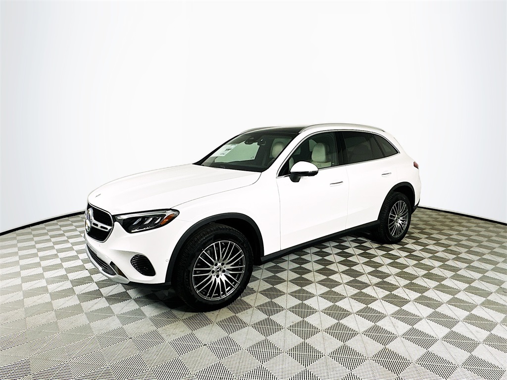 2026 Mercedes Benz GLC 300 photo 2