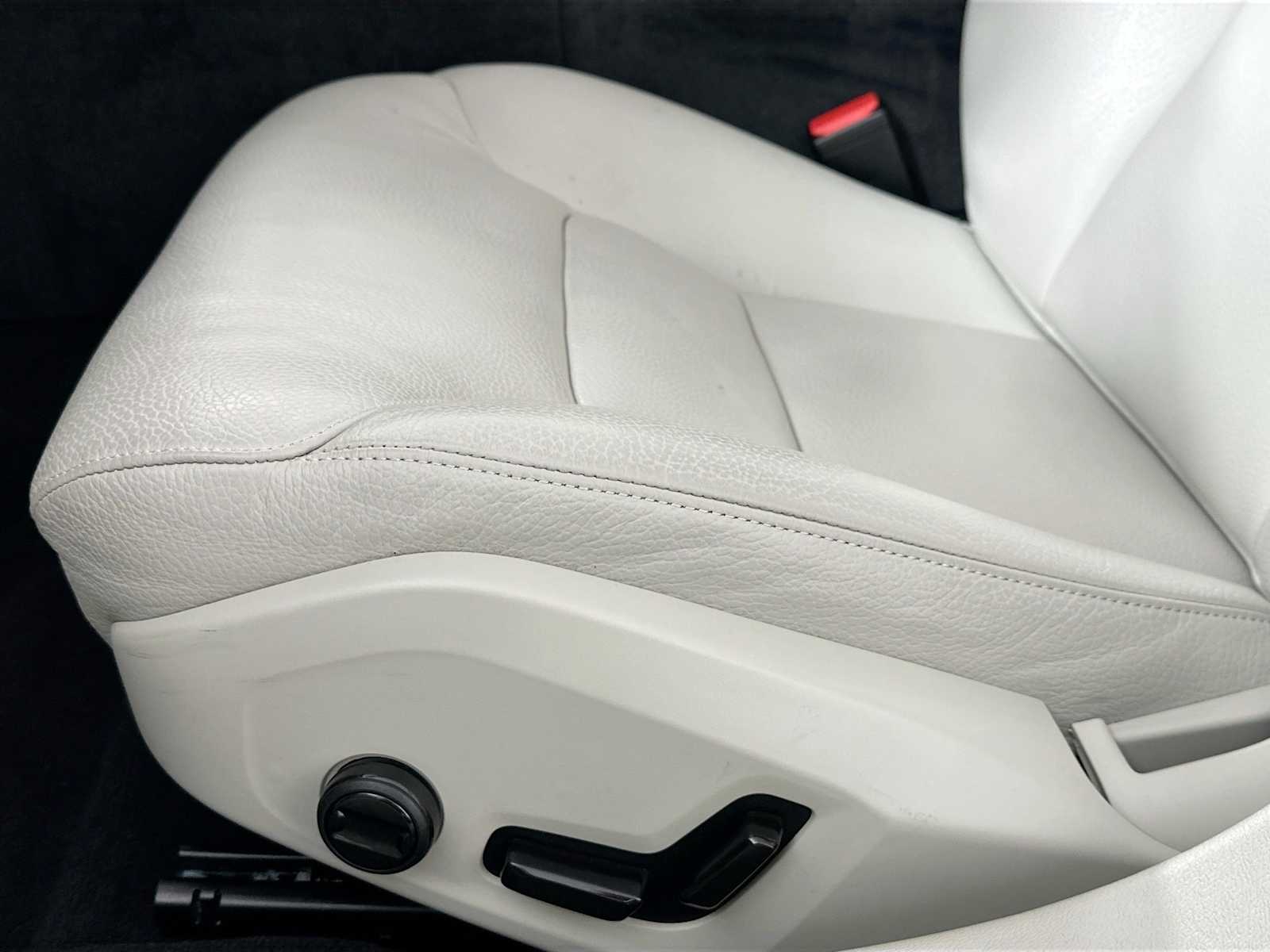 2025 Volvo S60 B5 Core photo 17