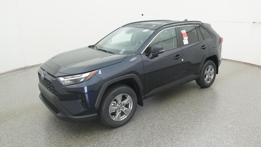 2025 Toyota RAV4 XLE's photo