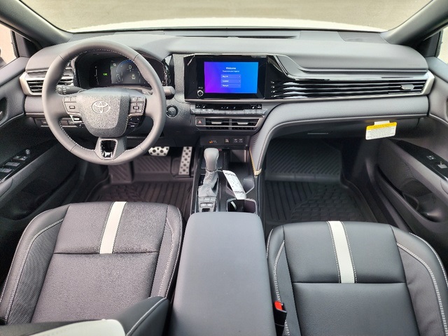 2025 Toyota Camry SE photo 10