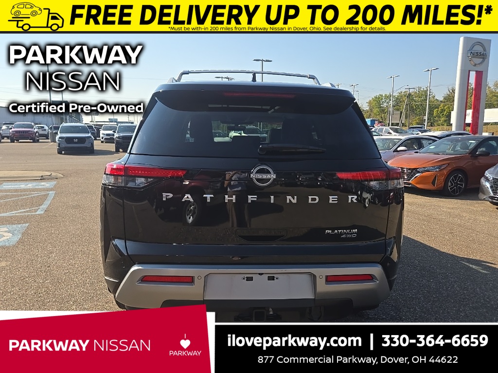 2024 Nissan Pathfinder Platinum photo 5