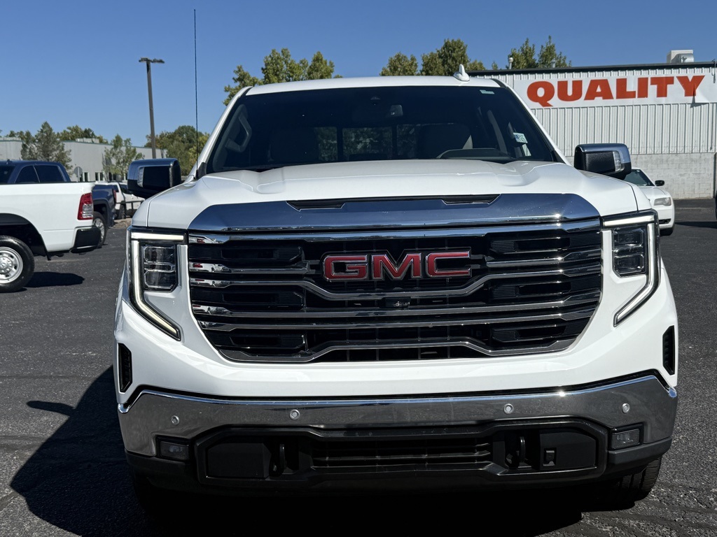 2022 Gmc Sierra SLT photo 3