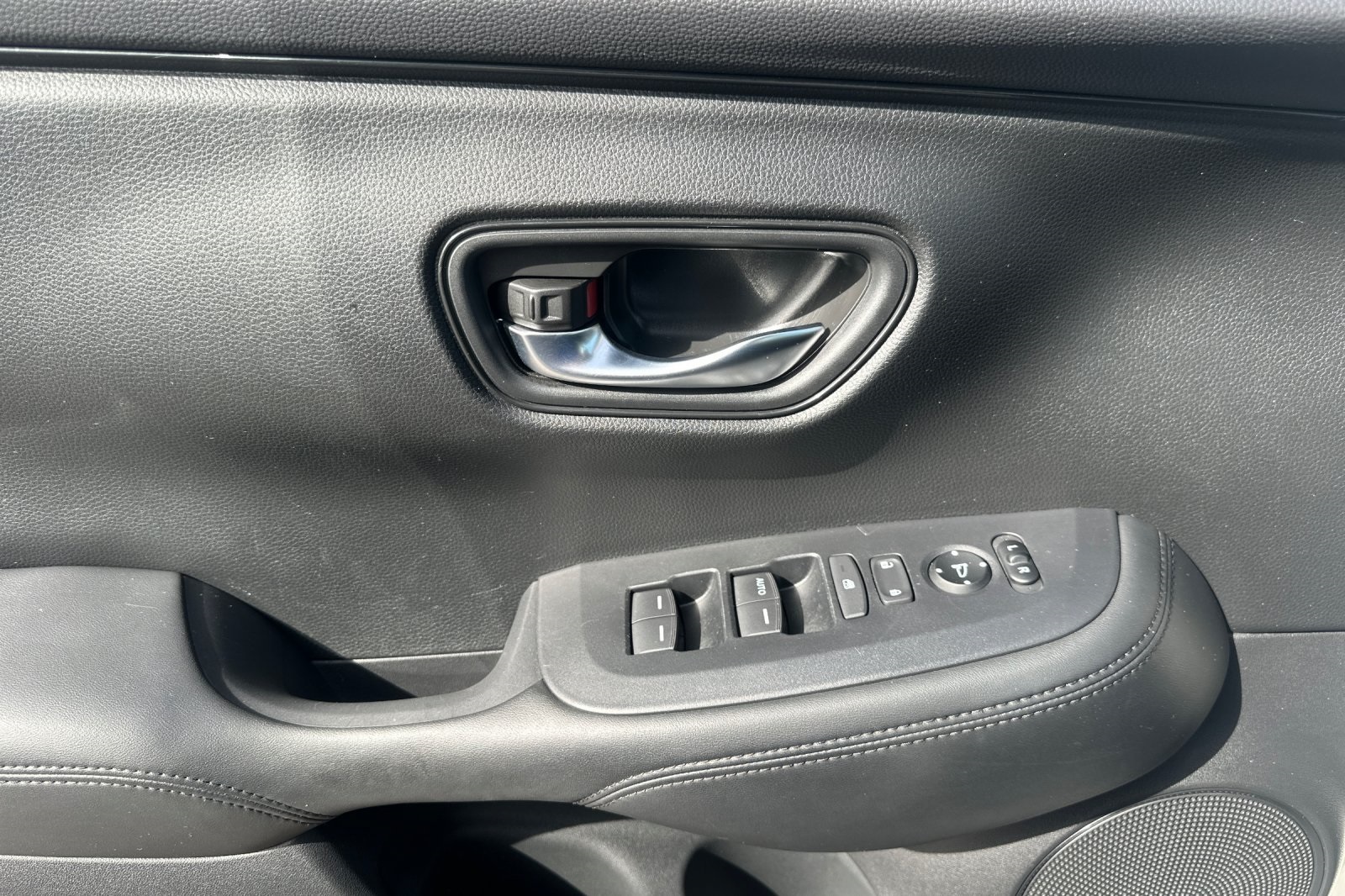 2023 Honda HR-V LX photo 8