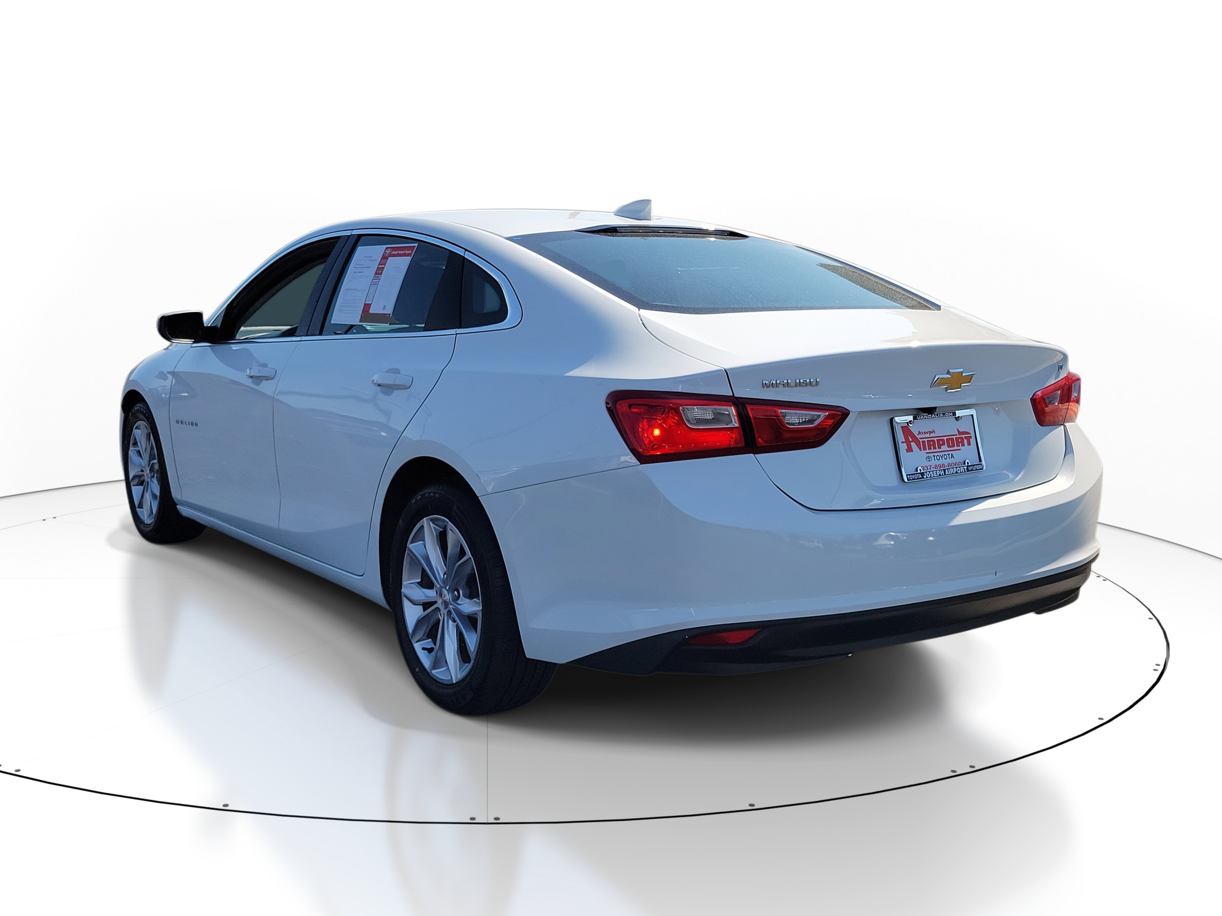 2023 Chevrolet Malibu 1LT photo 2