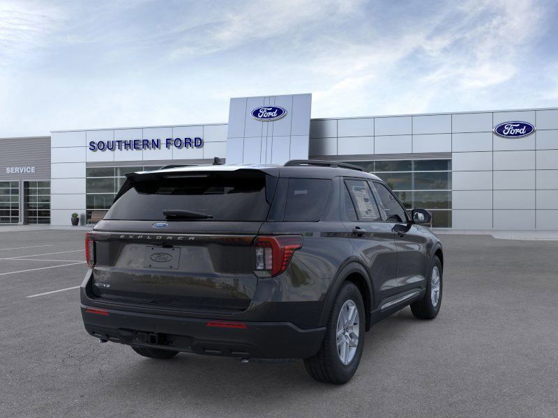 2025 Ford Explorer photo 6