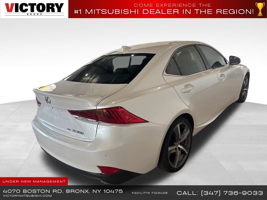 2020 Lexus IS 300 photo 4