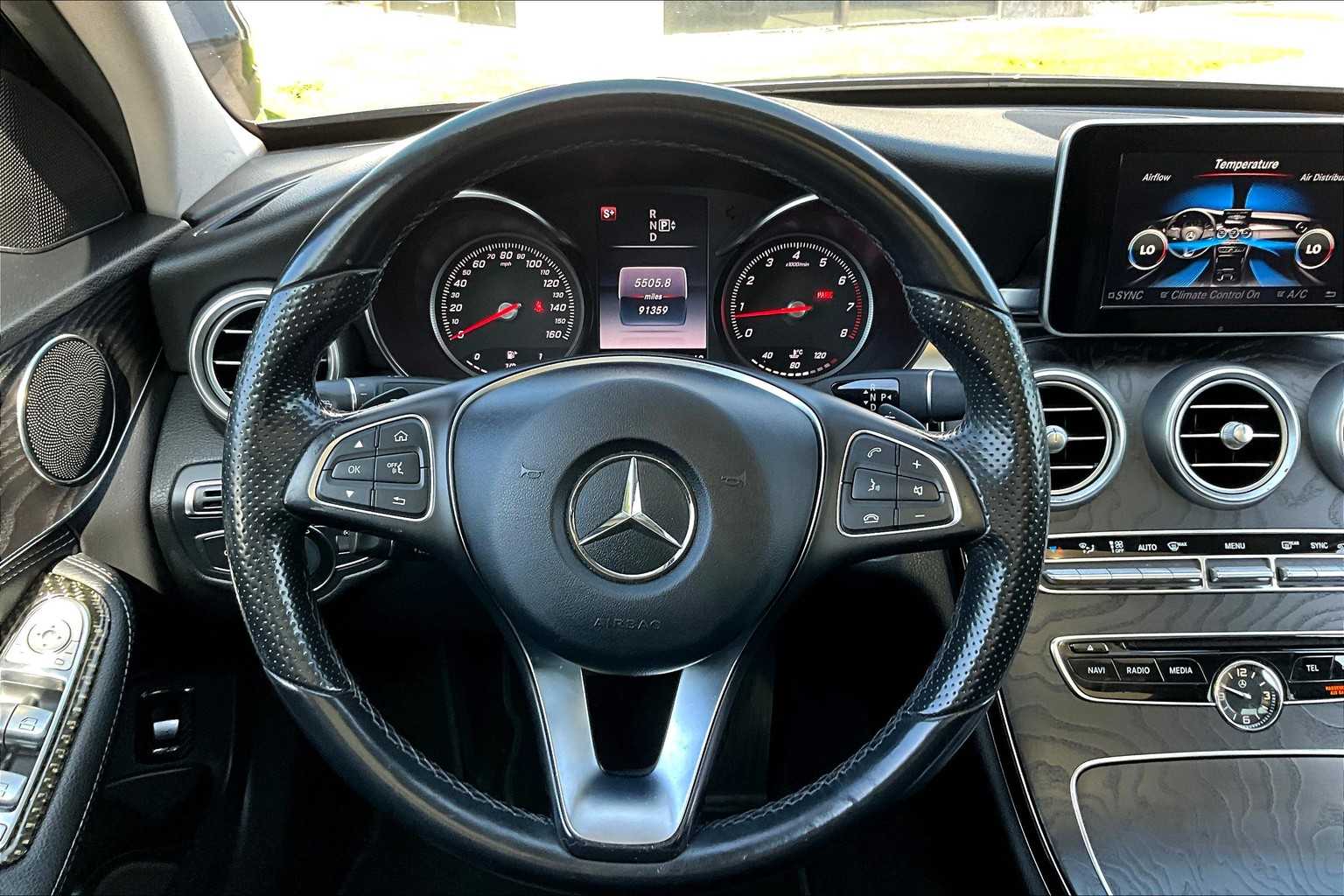 2015 Mercedes Benz C 300 photo 5