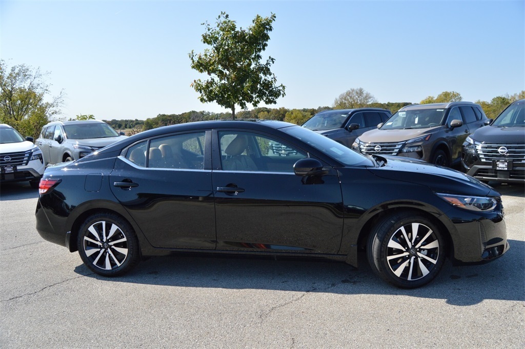 2025 Nissan Sentra SV photo 4