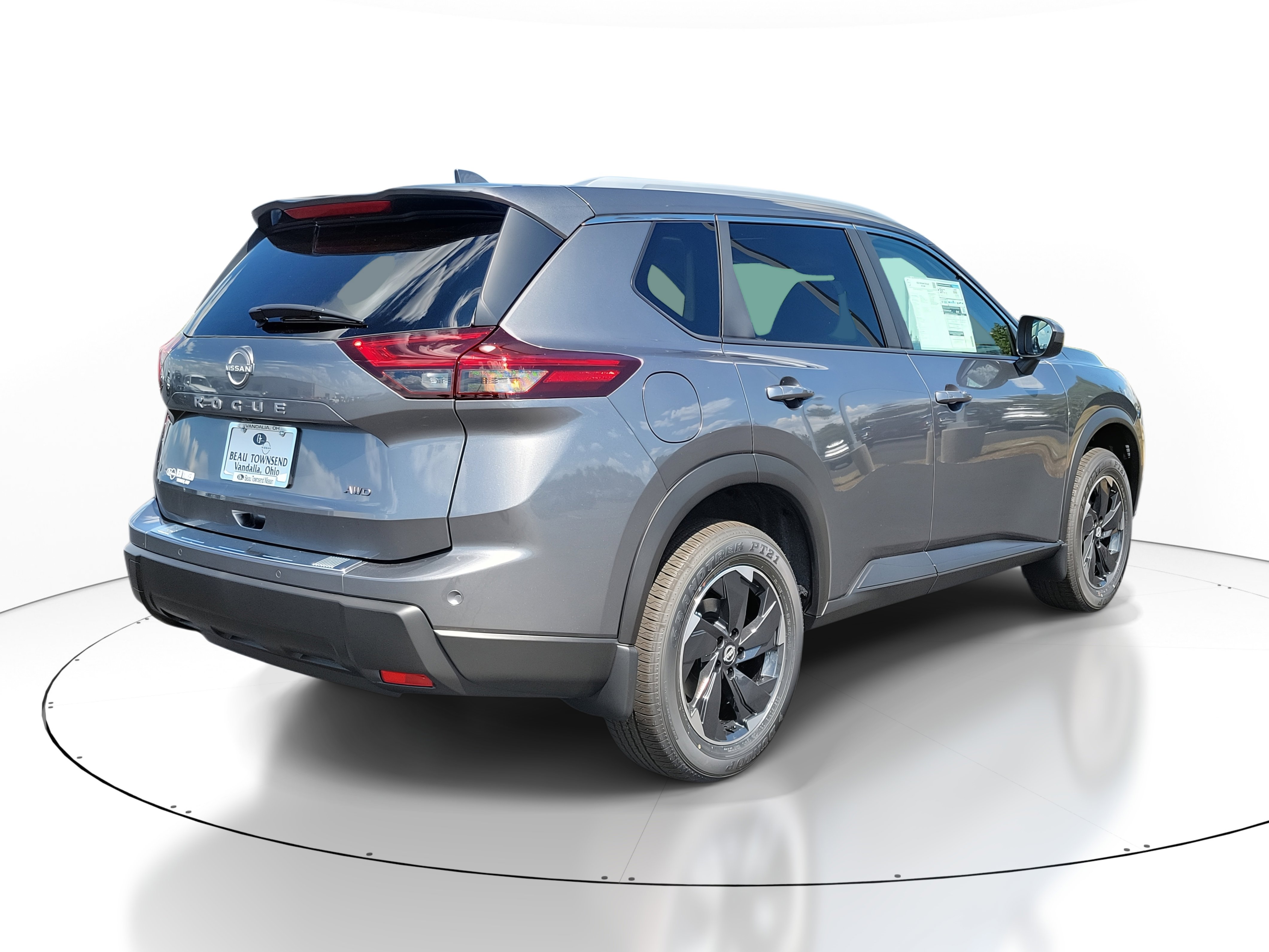 2026 Nissan Rogue SV photo 3